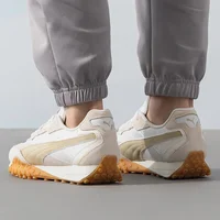 PUMA Biktop Rider unisexe, chaussures décontractées tendance à tige basse, rembourrées et légères, coloris blanc et marron 401440-04 2