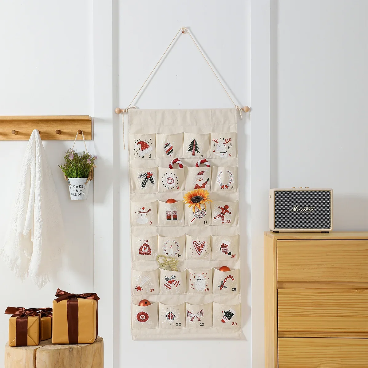 24 Pockets Christmas Ornaments Calendar New Design Hanging Tree Printed Canvas Advent Calendar for Kids Grifts Home Wall Calenda
