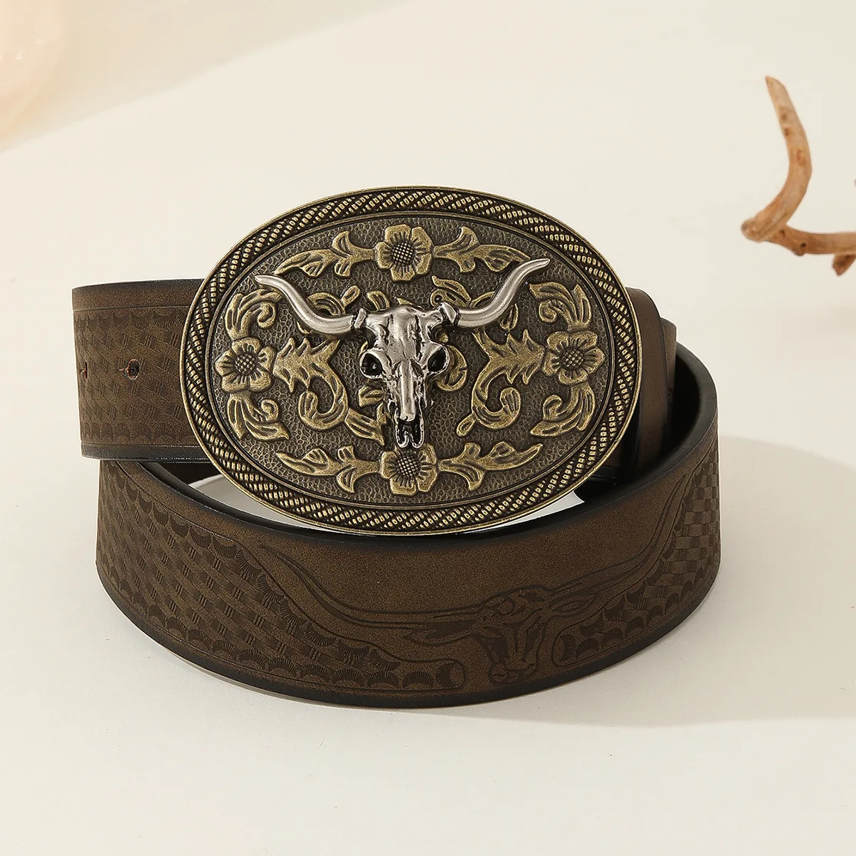 

Trendy and Fashionable Retro PU Leather Buckle Western Denim Denim Floral Carved Belt Punk Personal Full Decoration Belt