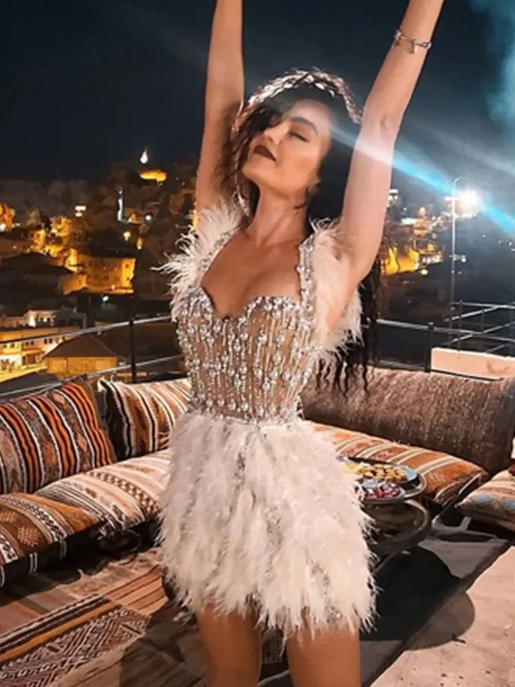 

Women Party Dress Luxury Design Spaghetti Strap Feathers Sequines Pearl Bodycon Mini Runway Fashion Celebrity Evening Club Dress