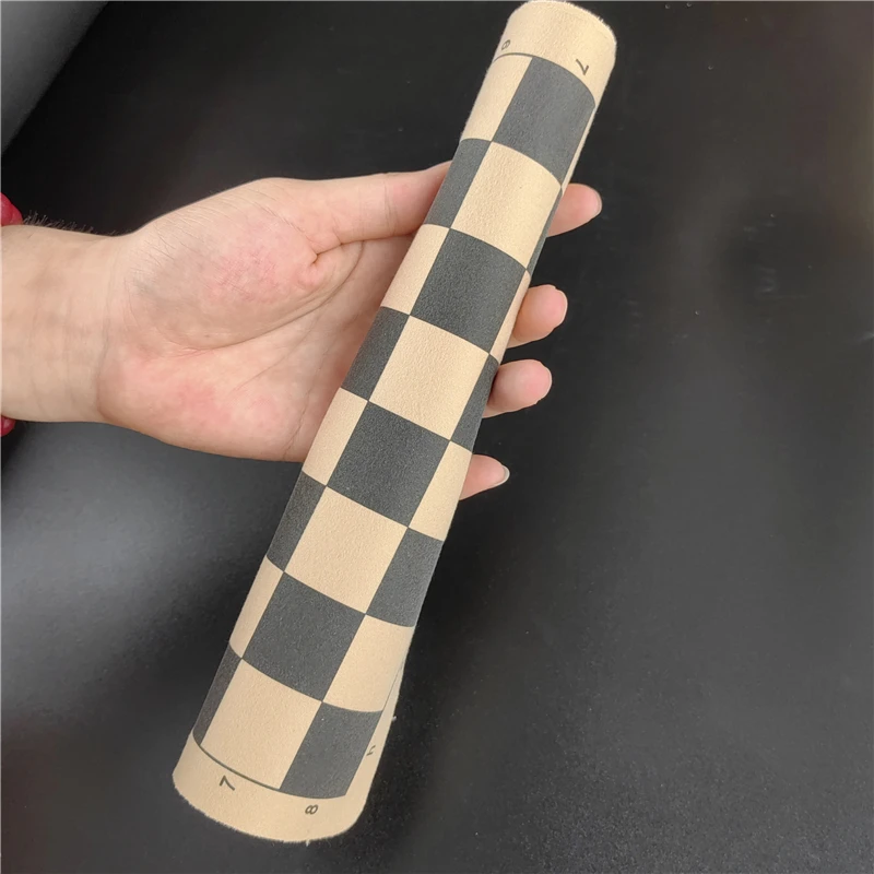Schach faltbares Leder-Flanell-Material, kleines Schachbrett, 28 cm/11 Zoll, quadratisches tragbares Schachbrett – Detail 3