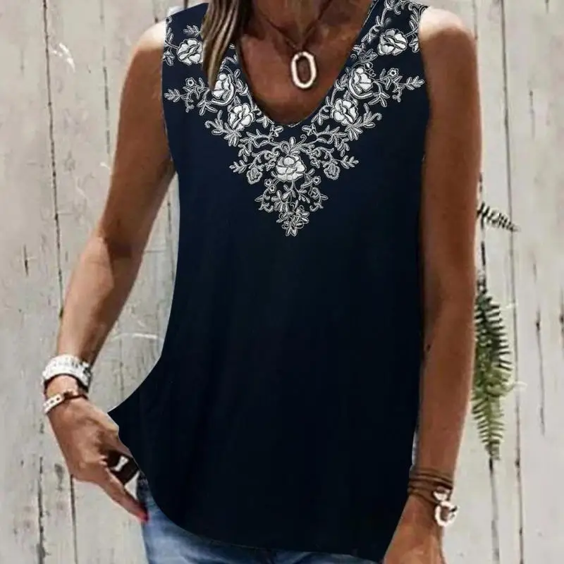 

Plus Size Women Sleeveless V-neck Floral Printed Graphic Top