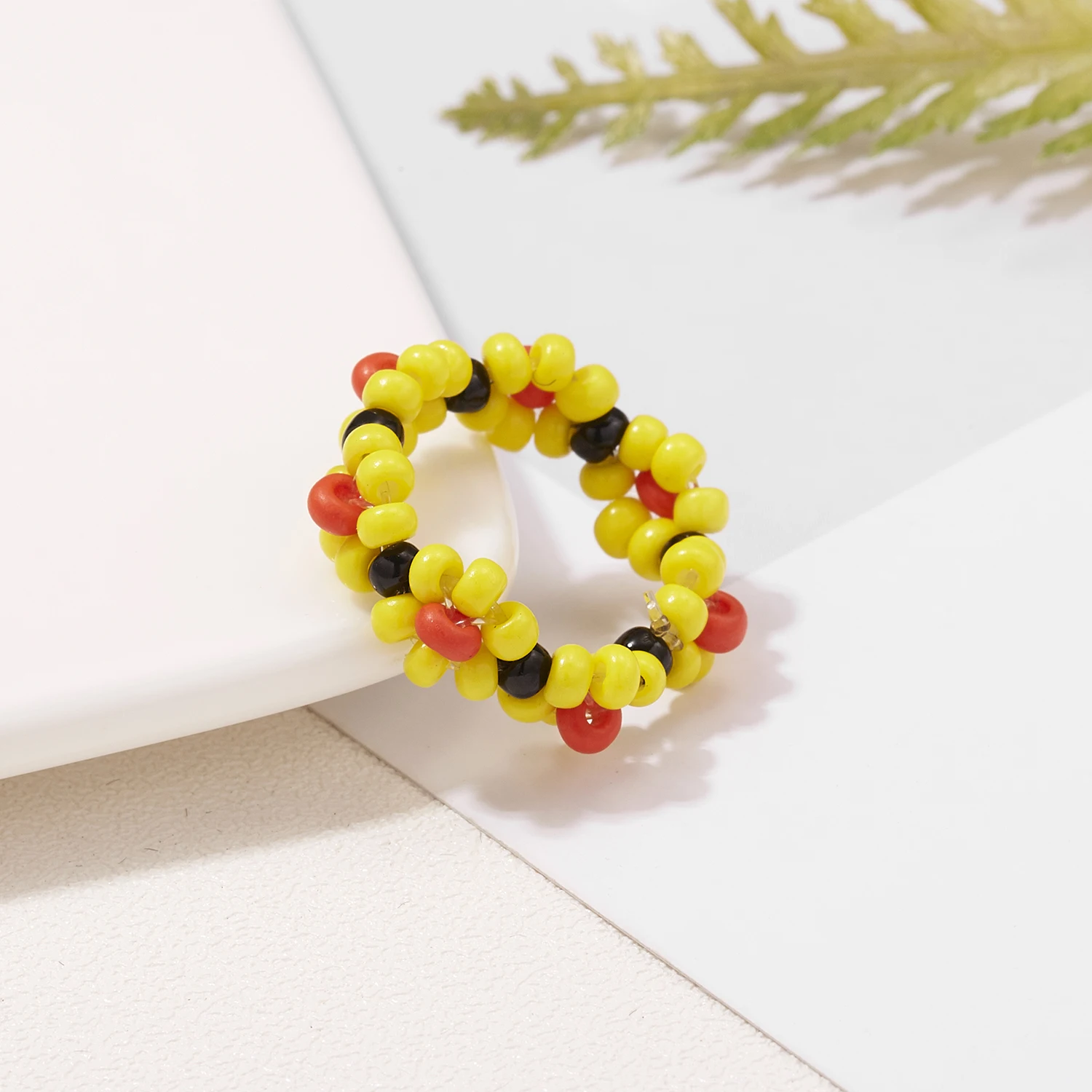 Niedliche Bunte Transparente Harz-Acryl-Blumenringe für Frauen Böhmischer Handgefertigter Elastischer Reisperlenring Ästhetischer Schmuck – Detail 12