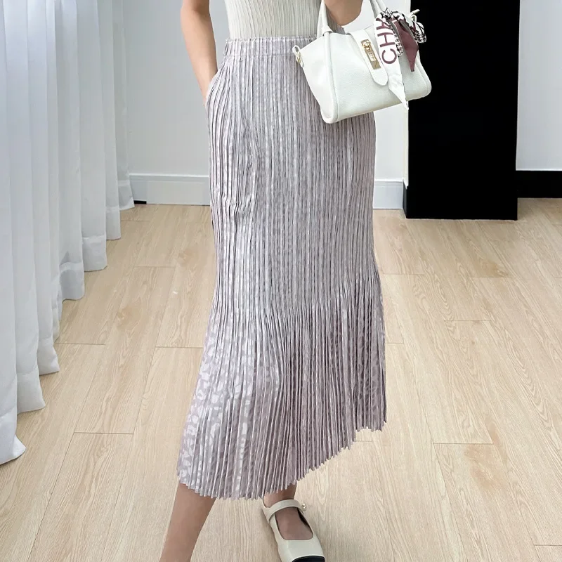 Miyake Style Skirt for Women 2023 Summer New High-end Pleated Temperament Age-reducing Fishtail Hip-covering Slimming Skirt