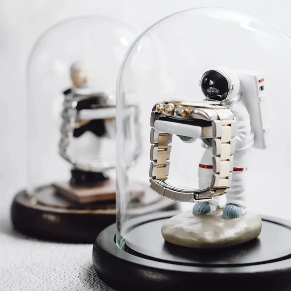 Creative Watch Stand Astronaut Personalized Resin Watch Display Stand Vinatage Clock Holder Support Smart Apple Accessories