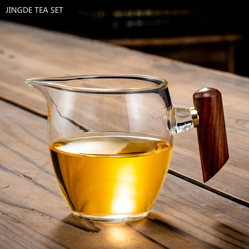 Creative Huancai Glass Fair Cup Rosewood Handle Thickened Heat-resisting Tea Divider Cha Hai Chinese Tea Sets Supplies Kettle