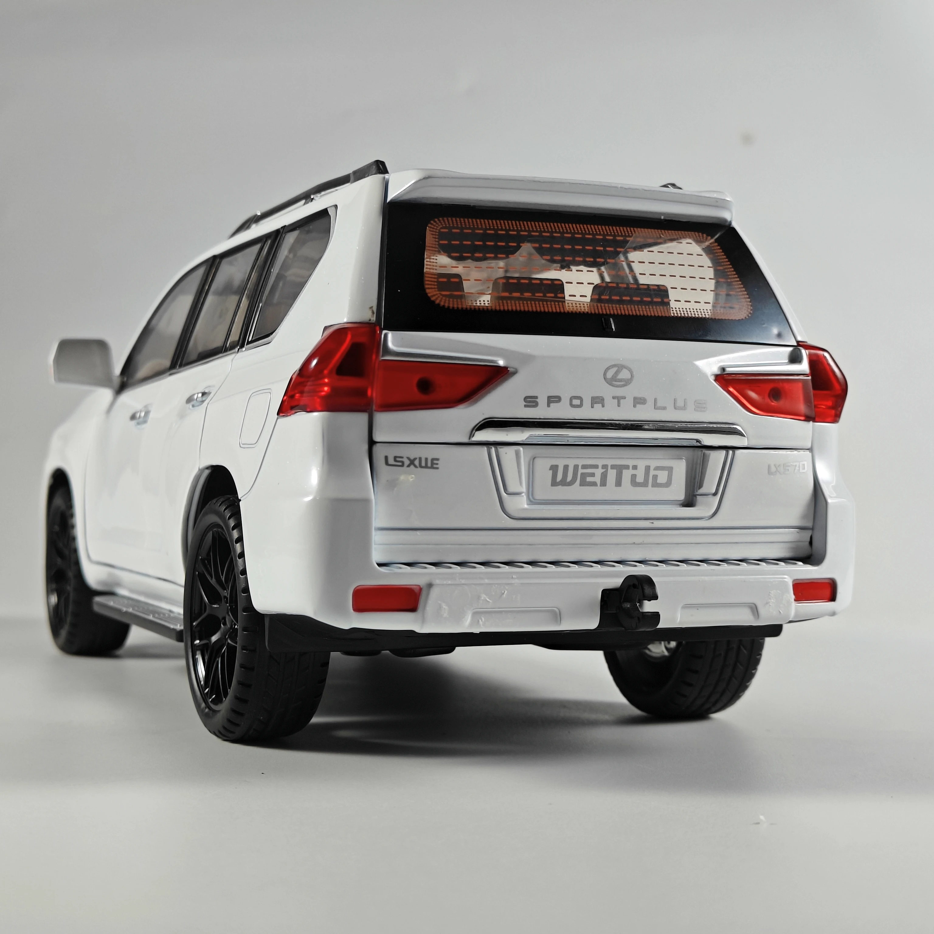 1:18 Lexus LX570 SUV Alloy Off Road Diecast Model Sound And Light