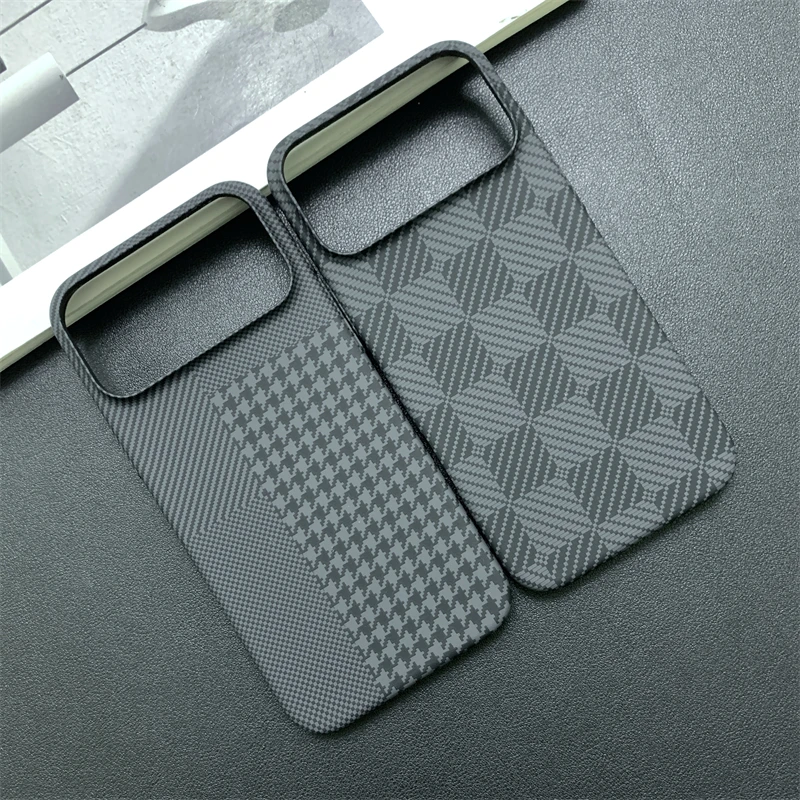 Luxury Slim Carbon Fiber Matte Case with Checkered Pattern and Contrast Color Bumper Cover