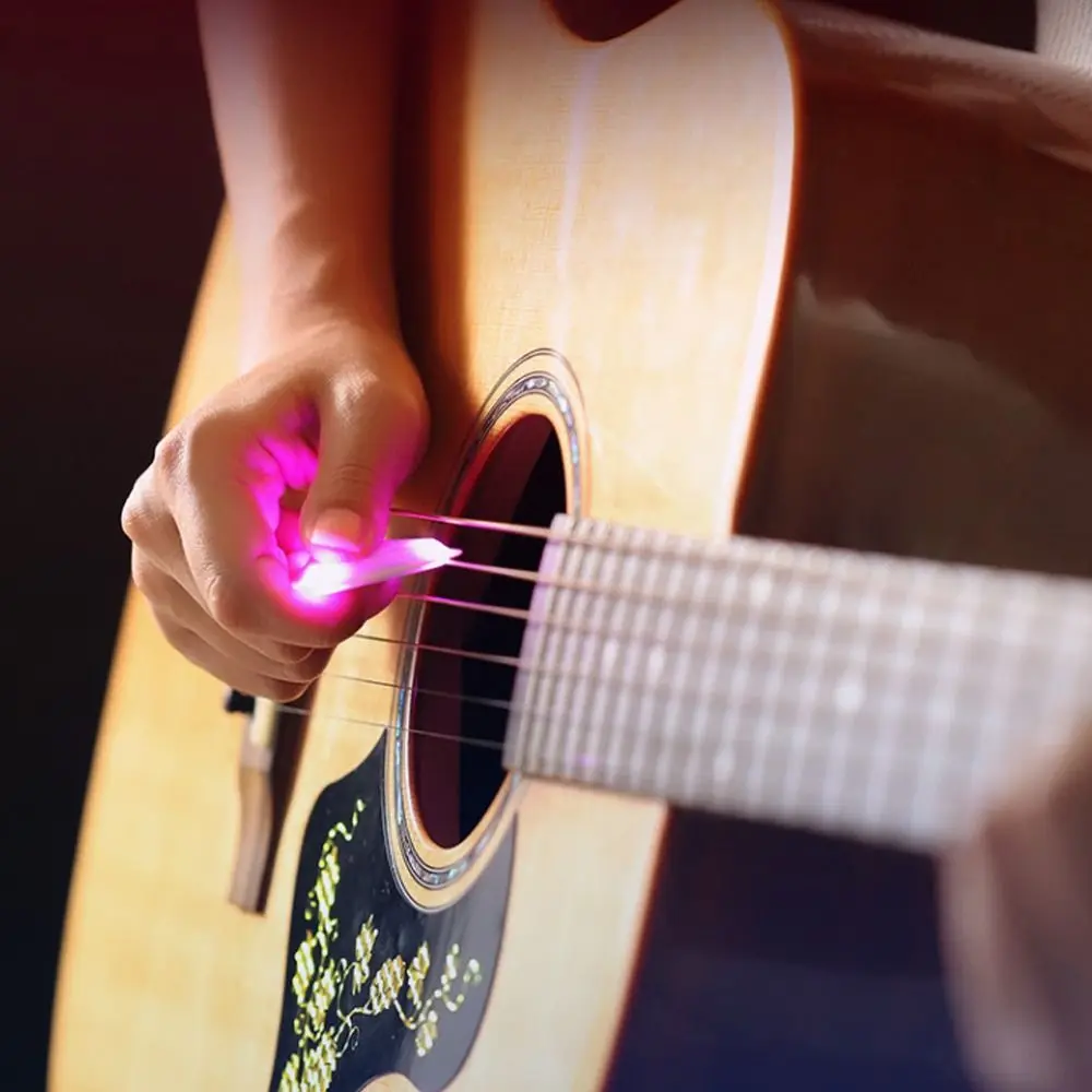Description Picture 4 of itemGuitar Glowing Plectrum White/Green/Purple Luminous Glowing Picks Acoustic Guitar Picks with LED Light Bass Ukulele Accessories