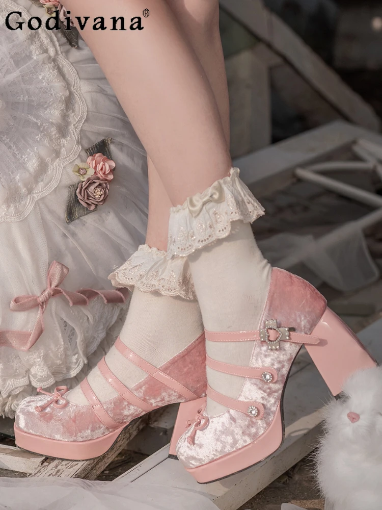 

Elegant Fashion Square Heel Square Toe Velvet Women High-Heeled Shoes Spring Autumn Sweet Pearl Bow Retro Platform High Heels