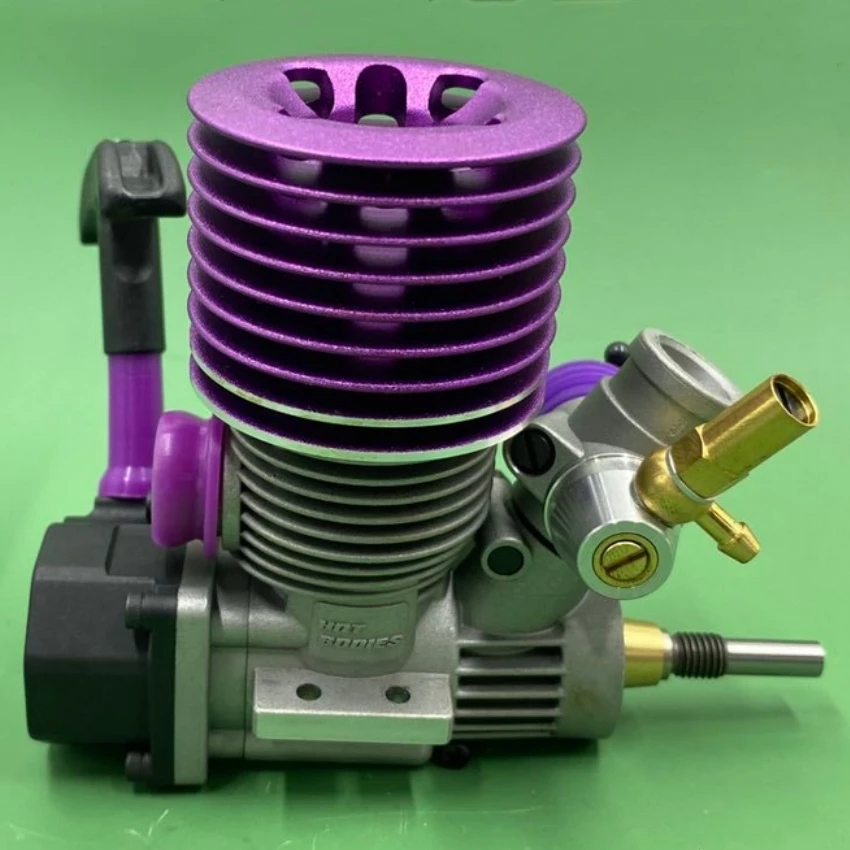 Moteur Nitro 18 Grade 3.0CC pour Voiture RC - Démarreur Arrière, installé sur un châssis de voiture radiocommandée.