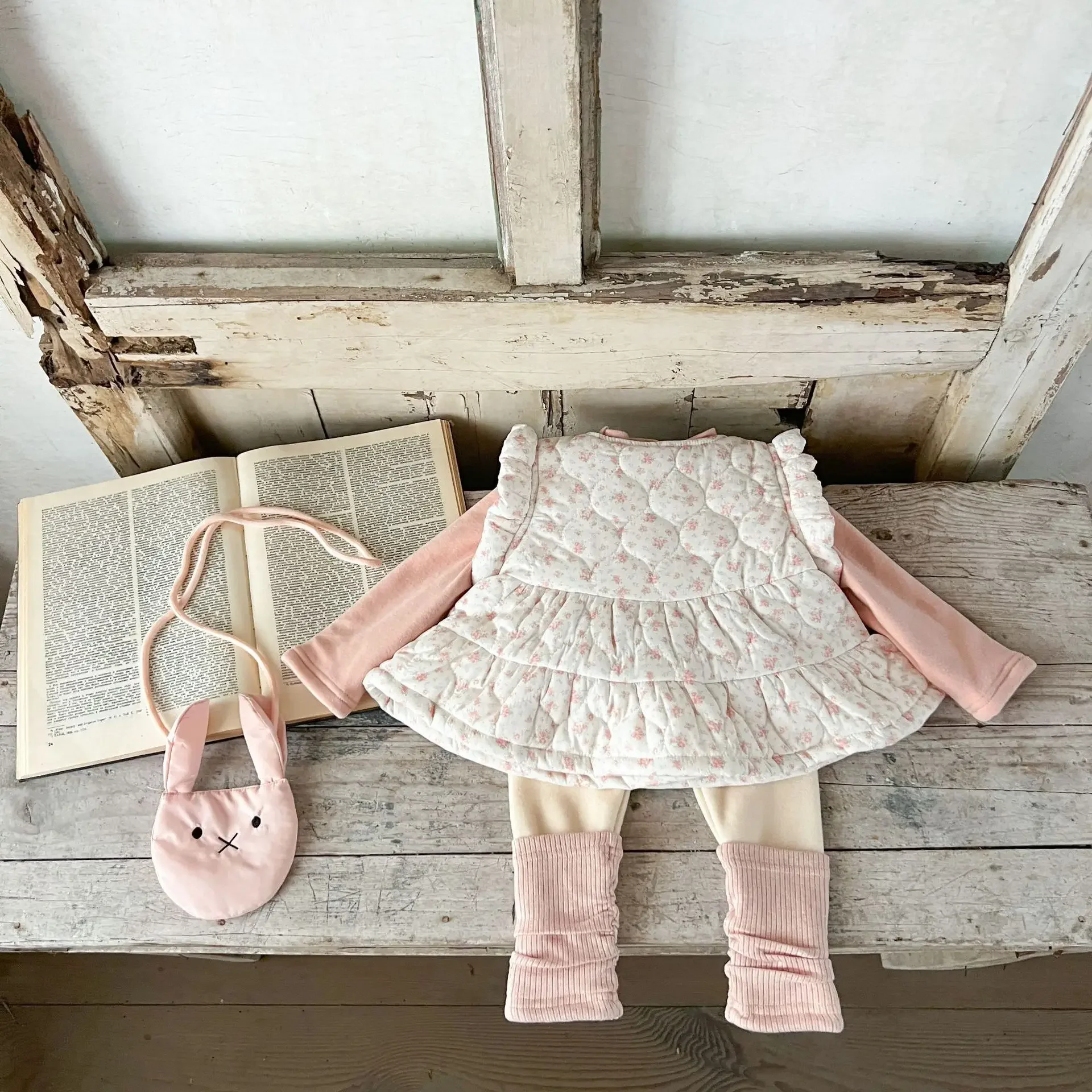Baby and Toddler Winter Cotton Vest Sweet Korean Baby Autumn and Winter Girl Cute Velvet Floral Vest Outerwear