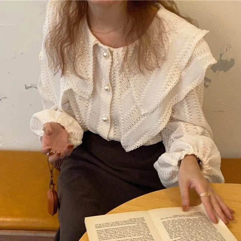 Vintage Hollow Out Shirts Women Apricot Tender Loose Casual Autumn New Sweet French Style Ladies Fashion Lantern Sleeve Ulzzang