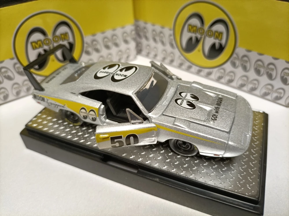 M2 MACHIANES 1:64 dodge charger daytona hemi gасер коллекция литых под давлением моделей на колесиках