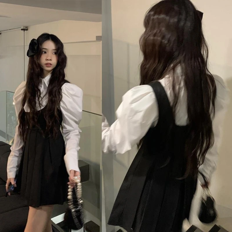 

Women Puff Sleeve White Blouse and Black High Waist Flared Suspender Skirt Set N7YE