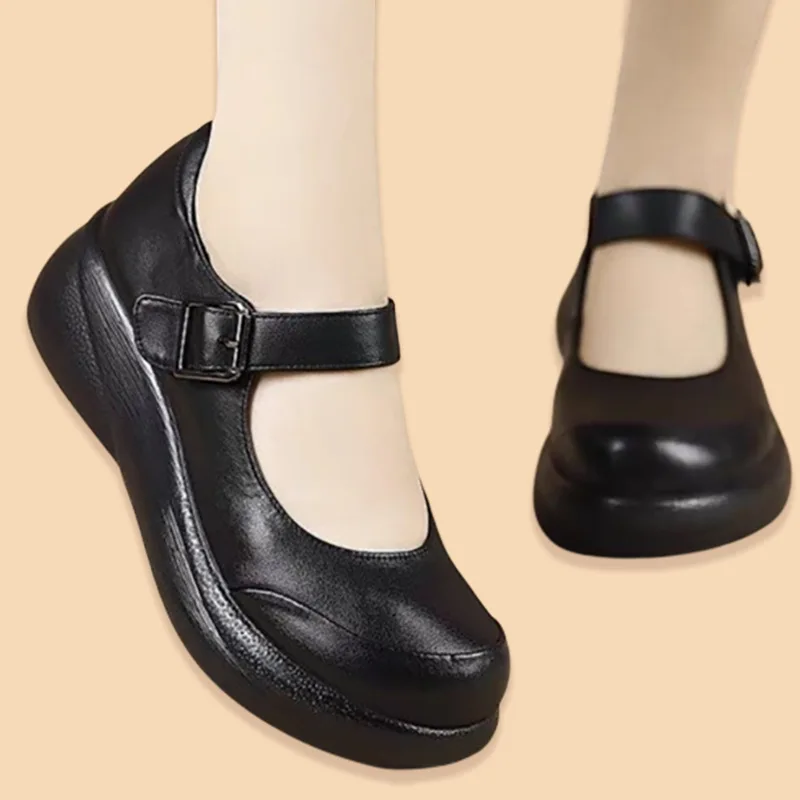 

Сланцы на резиновой танкетке из искусственной кожи на высокой танкетке из искусственной резины