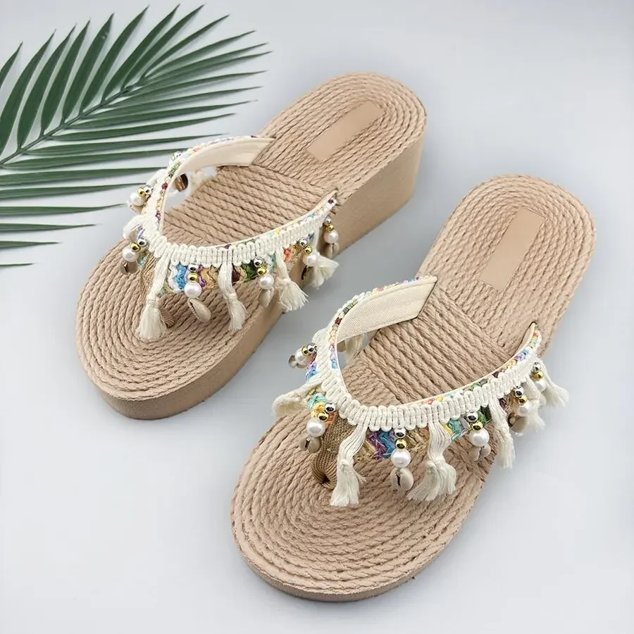 صنادل نسائية منسوجة ذات قاع سميك شباشب للعطلات مصنوعة يدويًا على الطراز العرقي يمكن ارتداؤها في الهواء الطلق أحذية سهلة الارتداء للسفر