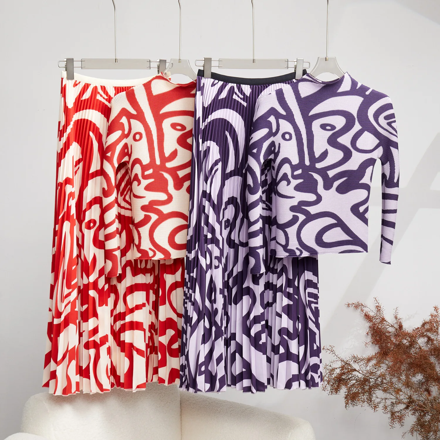 

2023 Fashion long-sleeved T-shirt women's top plus size pleated skirt print two-piece set