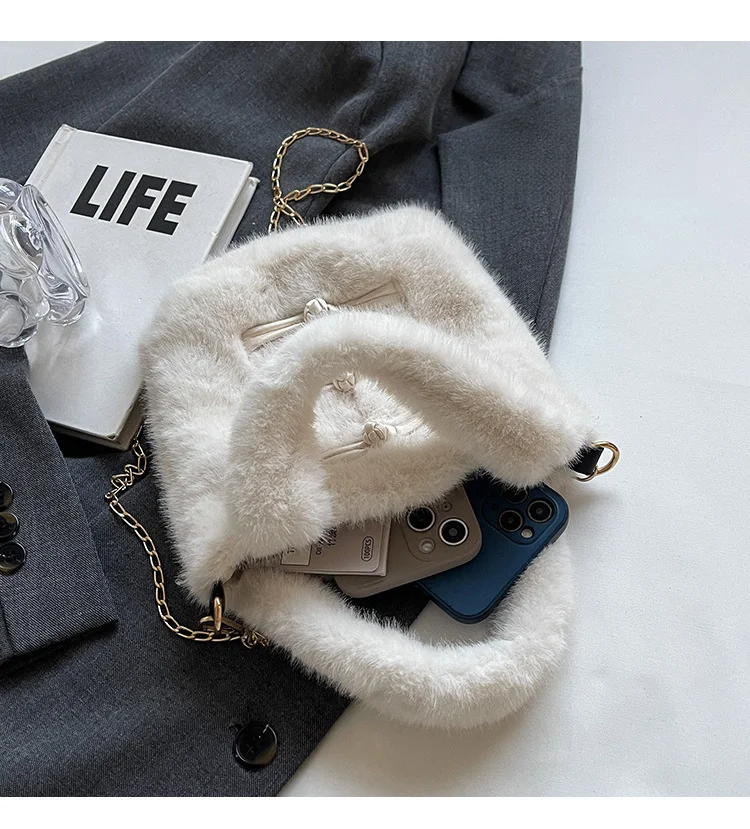 New Chinese style furry small for women 2024 new fashionable hand-held bucket autumn plush chain crossbody bag_voghion.com