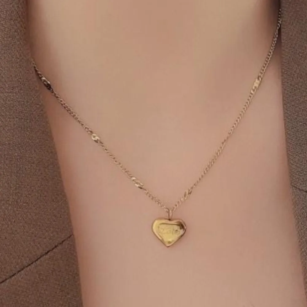 Titanium Vintage Love Heart Pendant Jewelry Set for Women Elegant Temperament No Fading Necklace Earrings Jewelry Gifts