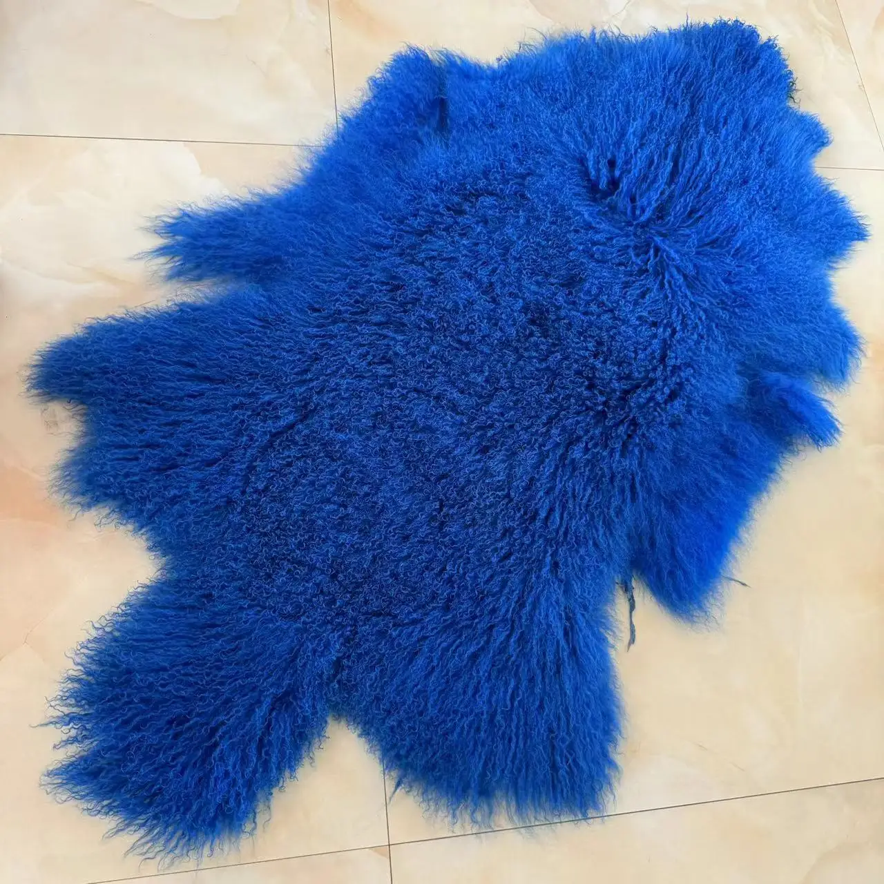 Long Curly Fur Mongolian Sheep Skin / Tibetan Lamb Skin Pelt