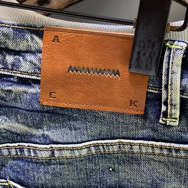 Рисунок 4 - Мужские синие ностальгические джинсы в стиле ретро