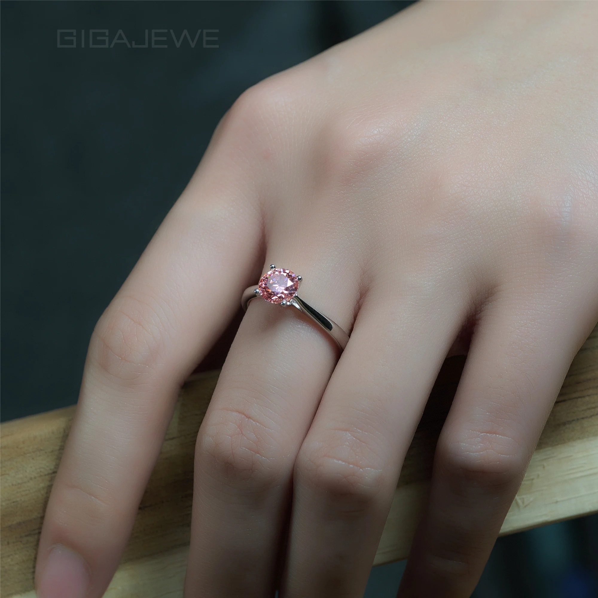 GIGAJEWE 1ct 6.5mm Round Cut D VVS1 Moissanite 925 Silver Ring Diamond Test Passed Fashion Claw Setting Girl Women Gift 4