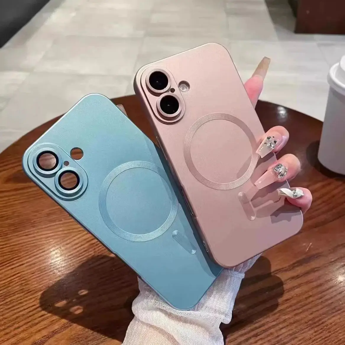 Metallic Paint Magnetic Silicone Case with Solid Color Finish