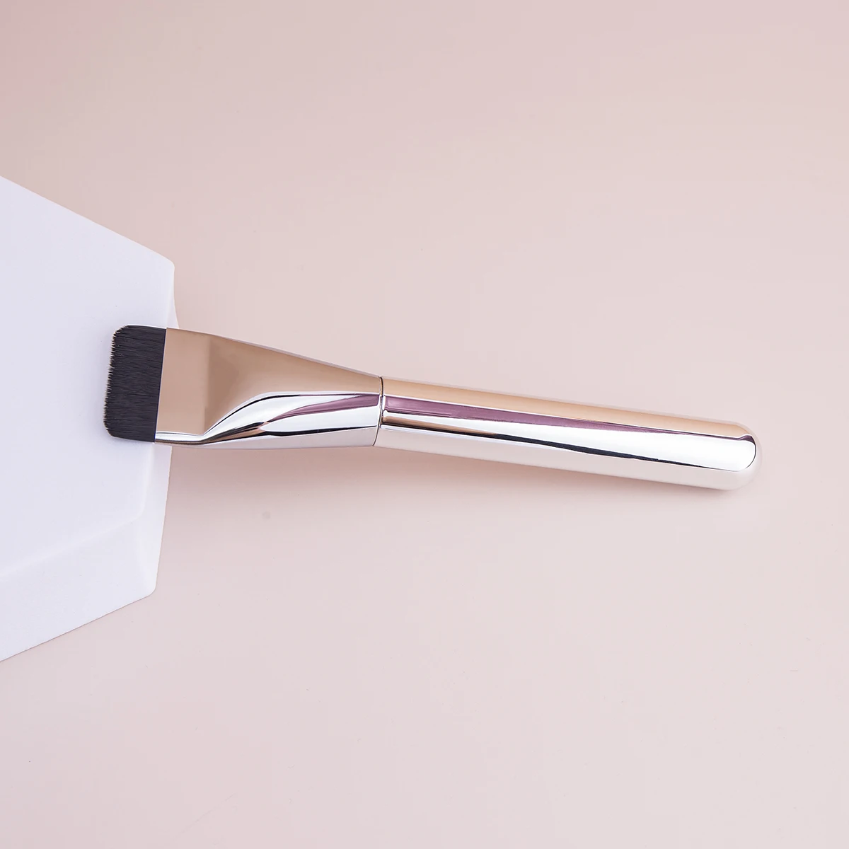 

Ultra Thin Foundation Brush Lightweight and Thin Face Contour Brush Flat Contour Brush Blending Foundation Cream Makeup Brushes