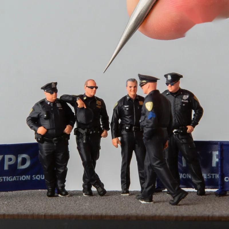 1/64 Scale Model Resin Figurines Diorama Hand-Painted Miniatures Figure Police Officer Cop Law Enforcement Collectible AFA image 5