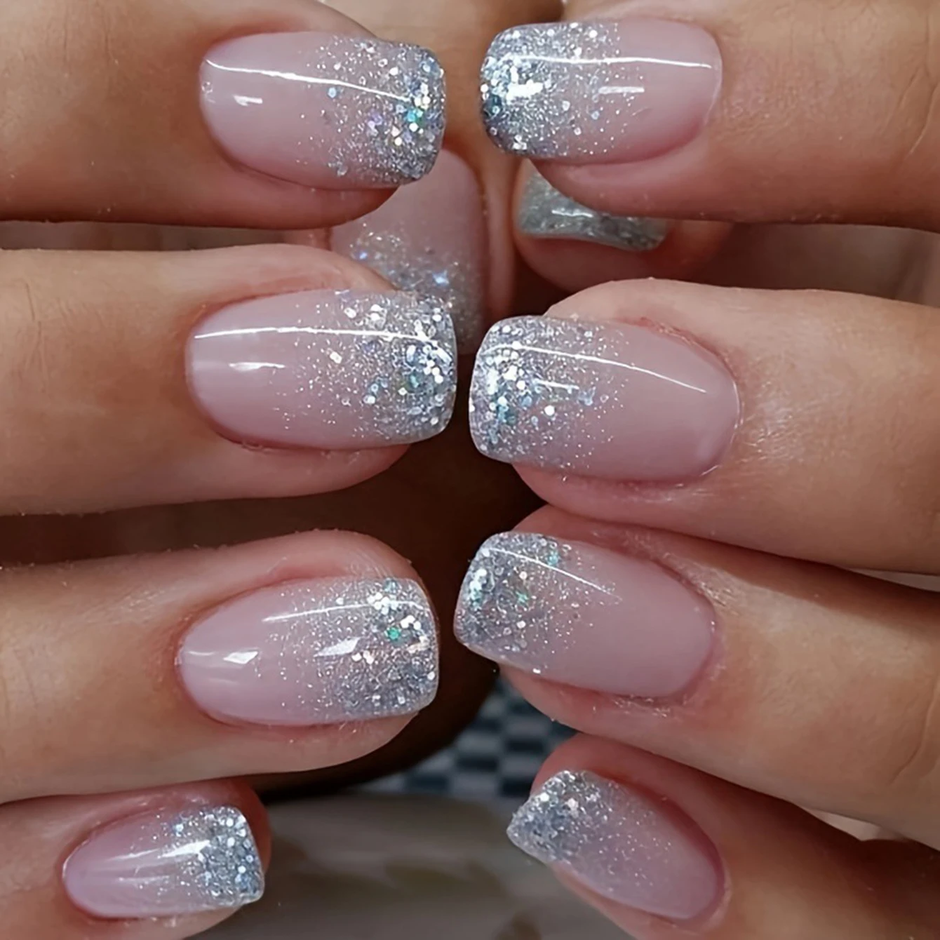 Künstliche Fingernägel In Hautfarbe Mit Silberkopf Für Hochzeit_voghion.com