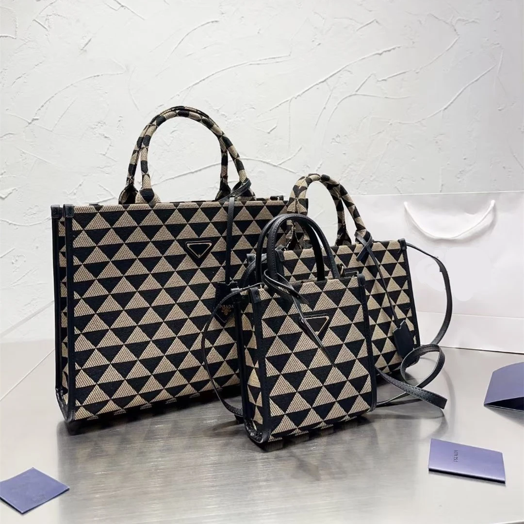 

2023 New Famous Designer Brand Plaid Shoulder Messenger Bags High Quality Women Purse and Handbags Large Capacity Casual Totes