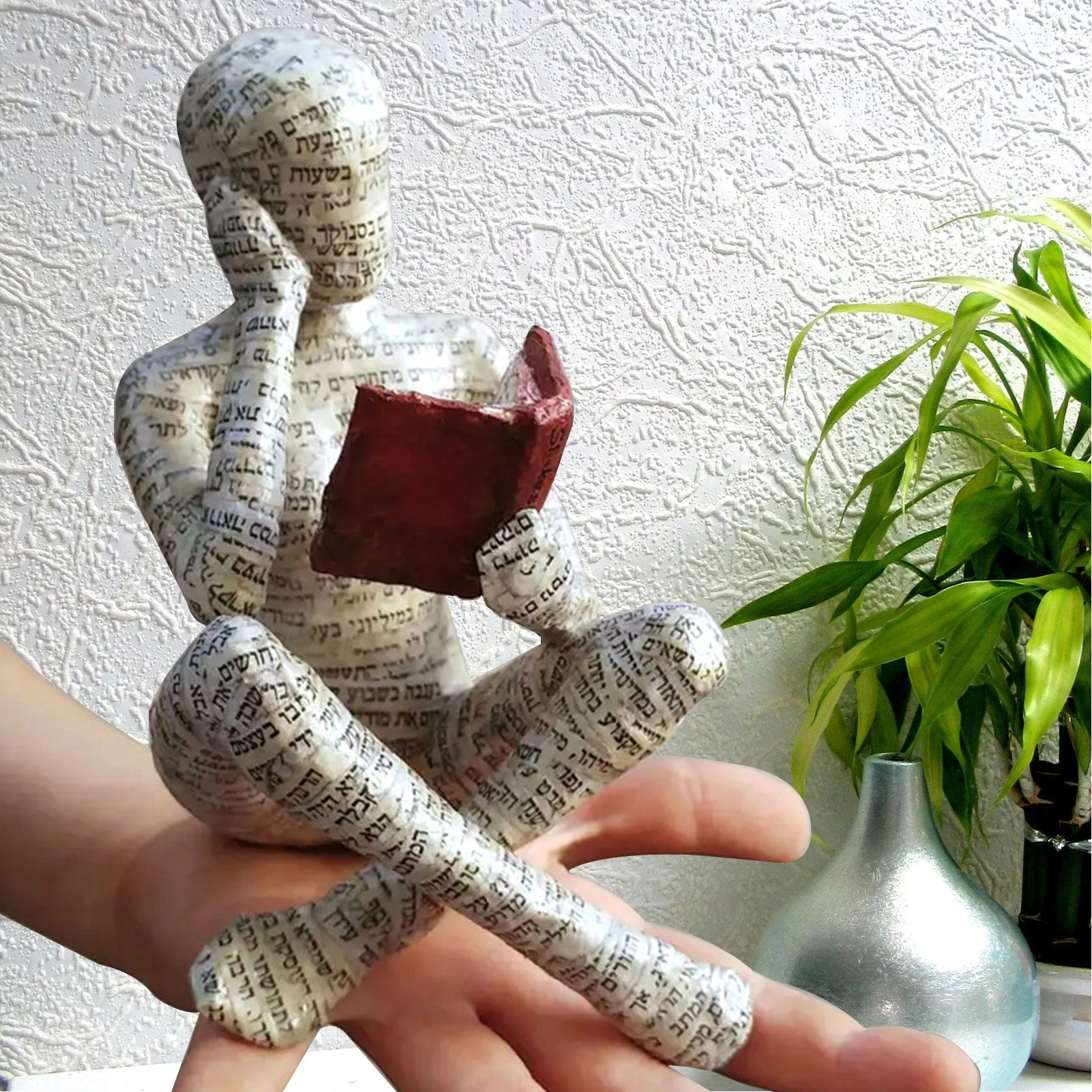 Pulp Woman Reading Bookshelf Resin Statue Abstract Figurines Sculptures