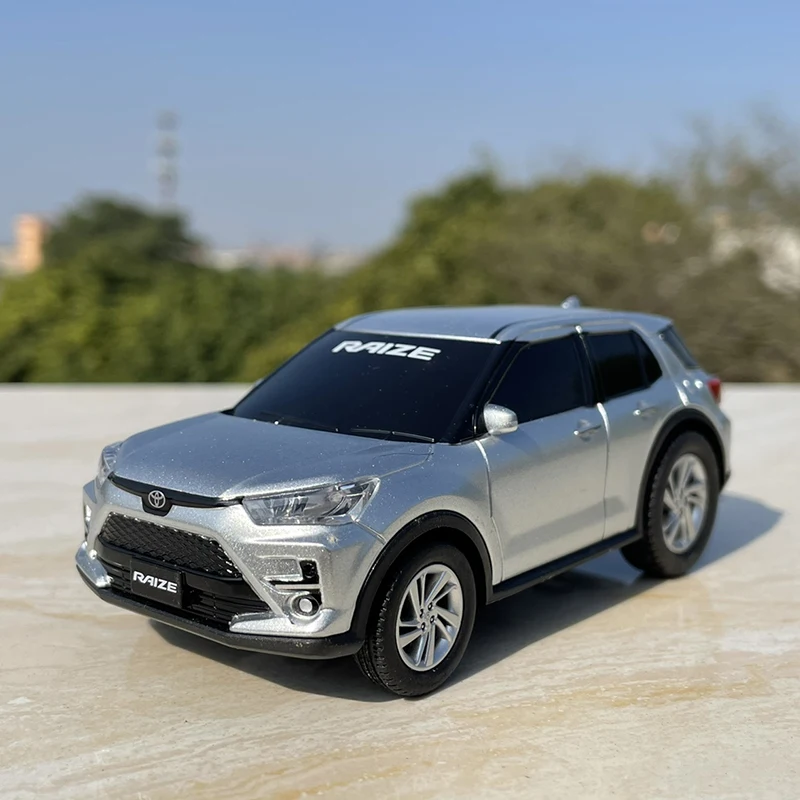 RAIZE 1/30 Scale Toyota SUV Plastic Car Model Toy Adult Fans Collectible Souvenir Gifts Collections 2
