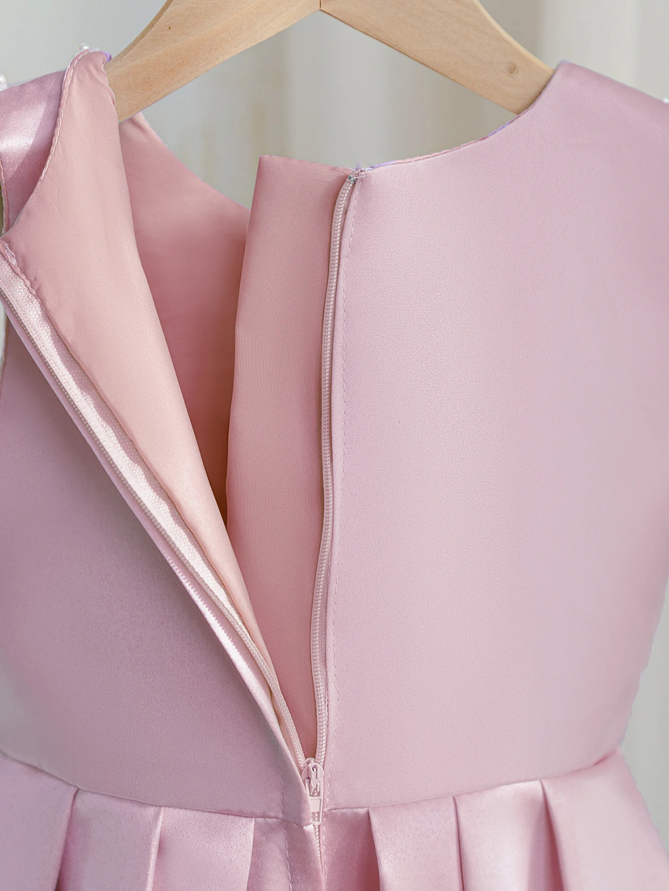 فساتين حفلات عالية الجودة مصممة خصيصًا للفتيات الص...