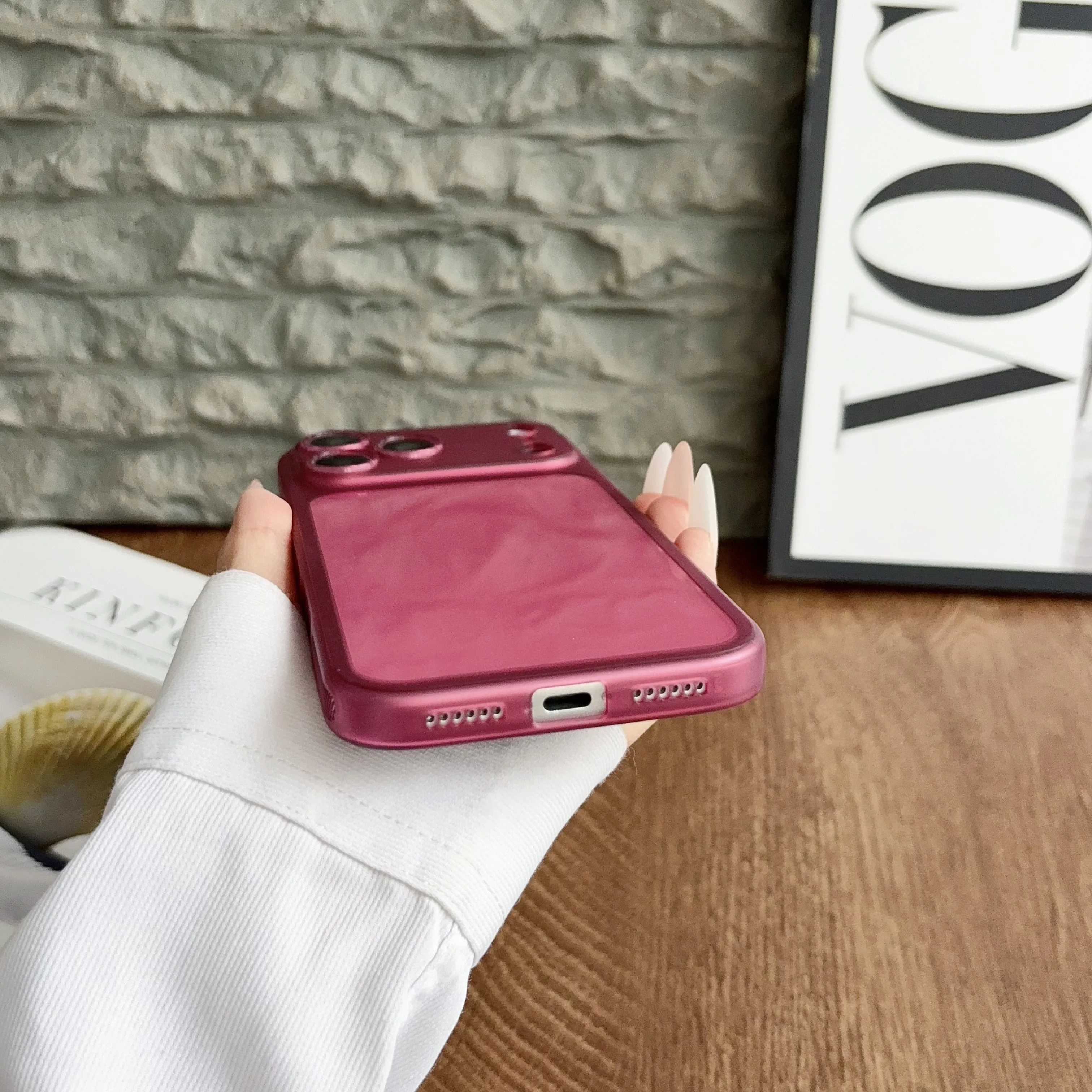 Luxury Ultra Thin Soft TPU Phone Case with Slim Matte Mirror Surface and Translucent Silicone Exterior