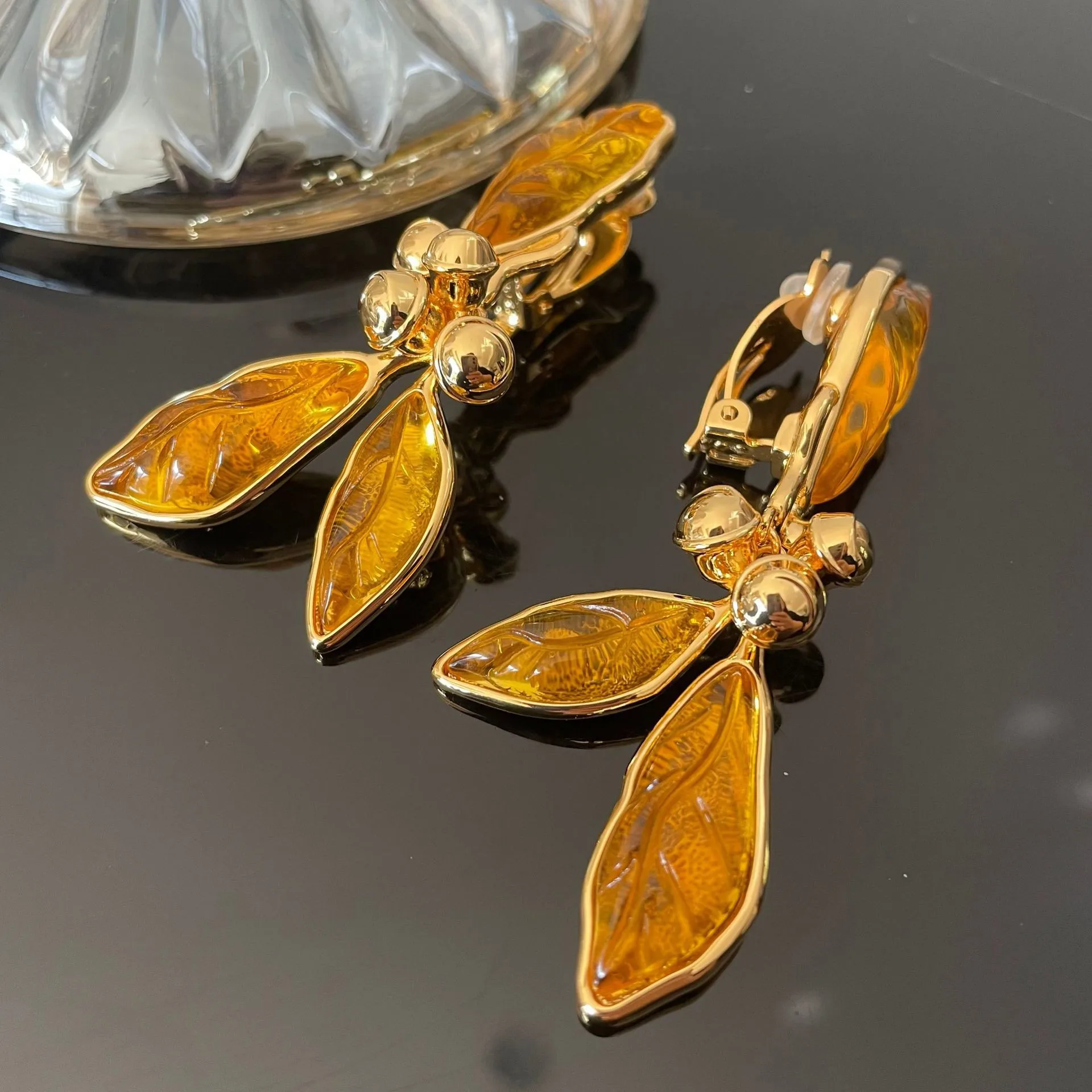 Vintage Jewelry Leaf Tassel Ear Clip Earings For Womens Ear Cuff Fashion Accessories Pendant Party Gift