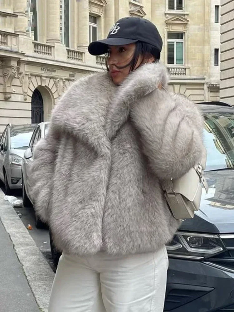 Fashion Solid Faux Fur Lapel Women Jackets Chic Commuting Warm Thick Long Sleeve Coat 2025 New Winter Lady High Street Outerwear 2