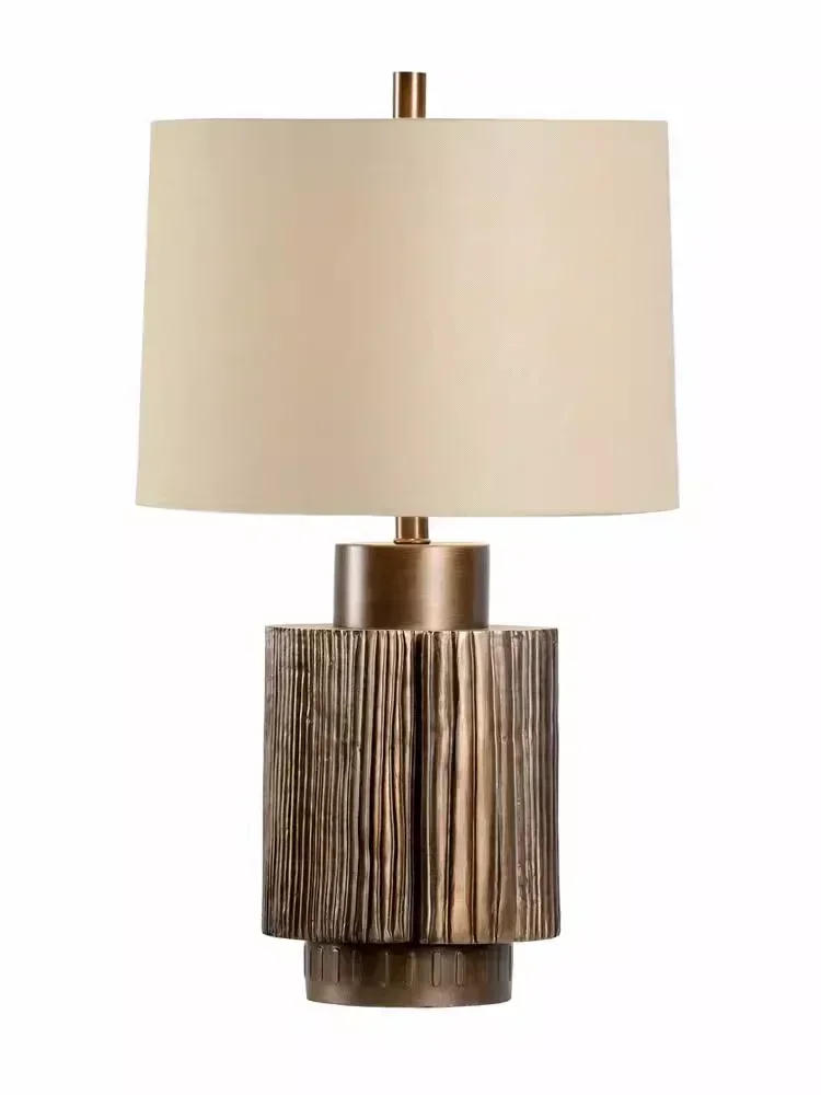 Description Picture 2 of itemPostmodern simple light luxury desk lamp designer living room bedroom model room desk lamp homestay retro hotel decorationתאורה
