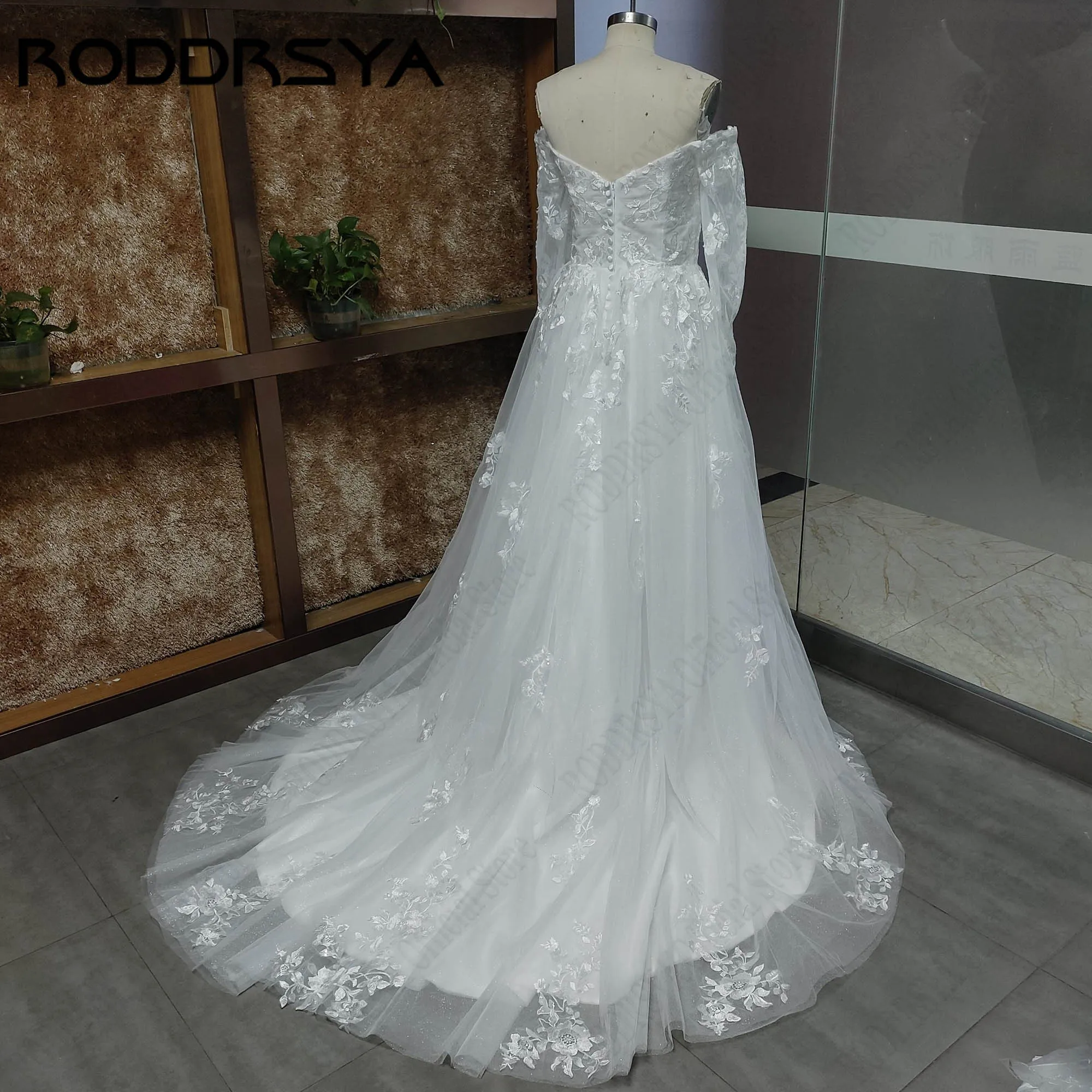 Roddrsya Brautkleid Luxus Spitze Applikation Boot Hals Braut Kleider Frauen lange Ärmel A-Linie Vestidos de Novia Sweep ZugRODDRSYA Hochzeitskleid Luxus Spitze Applikation Boot Neck Brautkleider Frauen Lange Ärmel A-Li – Detail 5