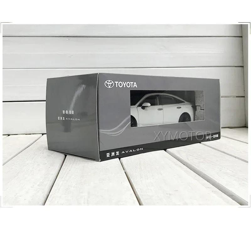 

1:18 For Toyota Avalon Diecast Car Model Kids Boy Gifts gifts toys Collection Black(dark brown)/White Metal,Plastic,Rubber