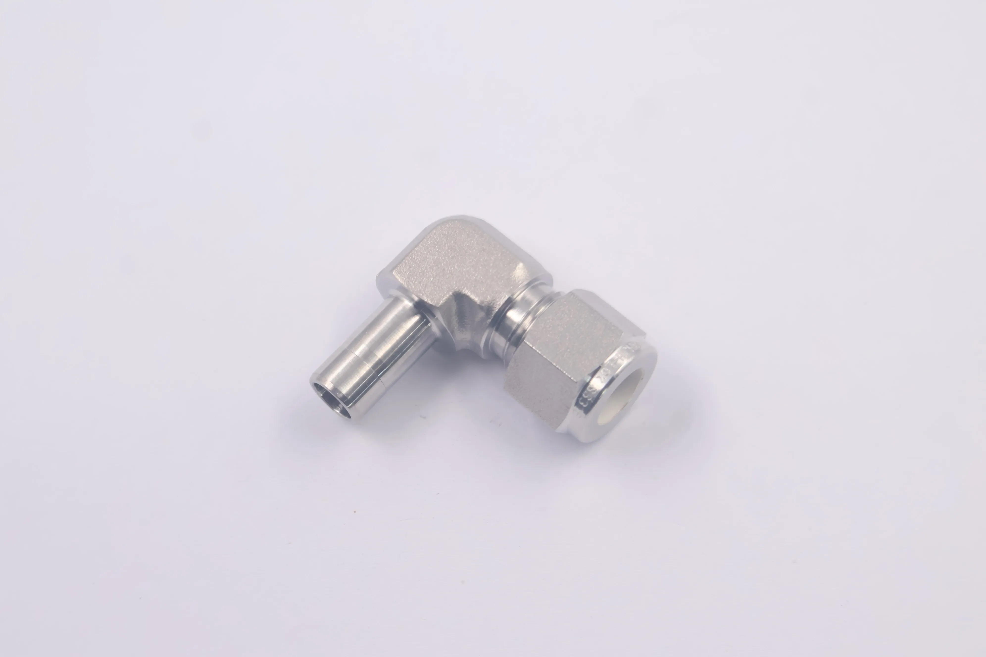 SS-600-2R-6, Stainless Steel Tube Fitting, Tube Adapter Elbow, 3/8 in. OD, Can Combination with Swagelok