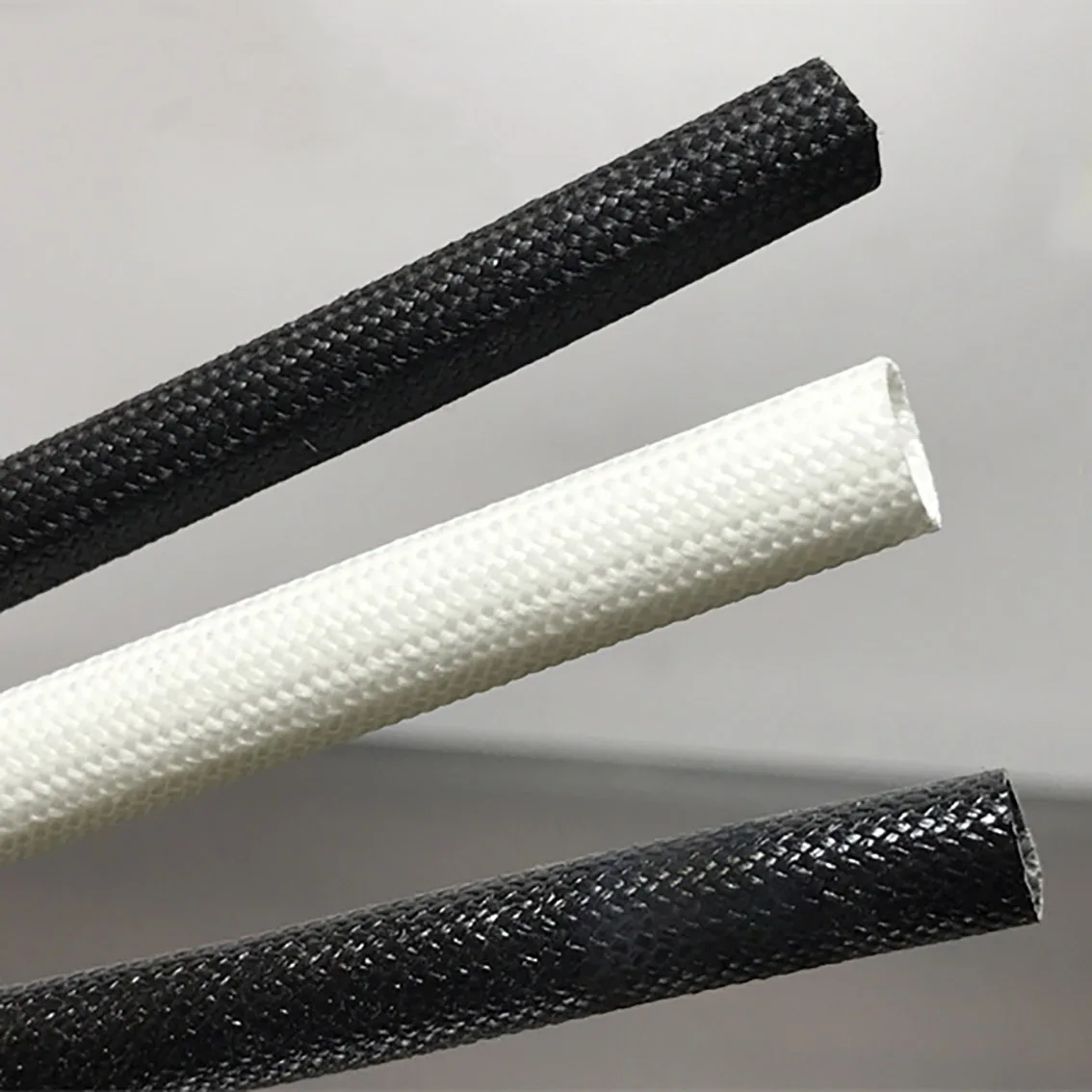 1/2/5M Black/White 600℃ High Temperature Braided Soft Fiber Tubing Insulation Cable Sleeving Fiberglass Tube Dia 1-50mm