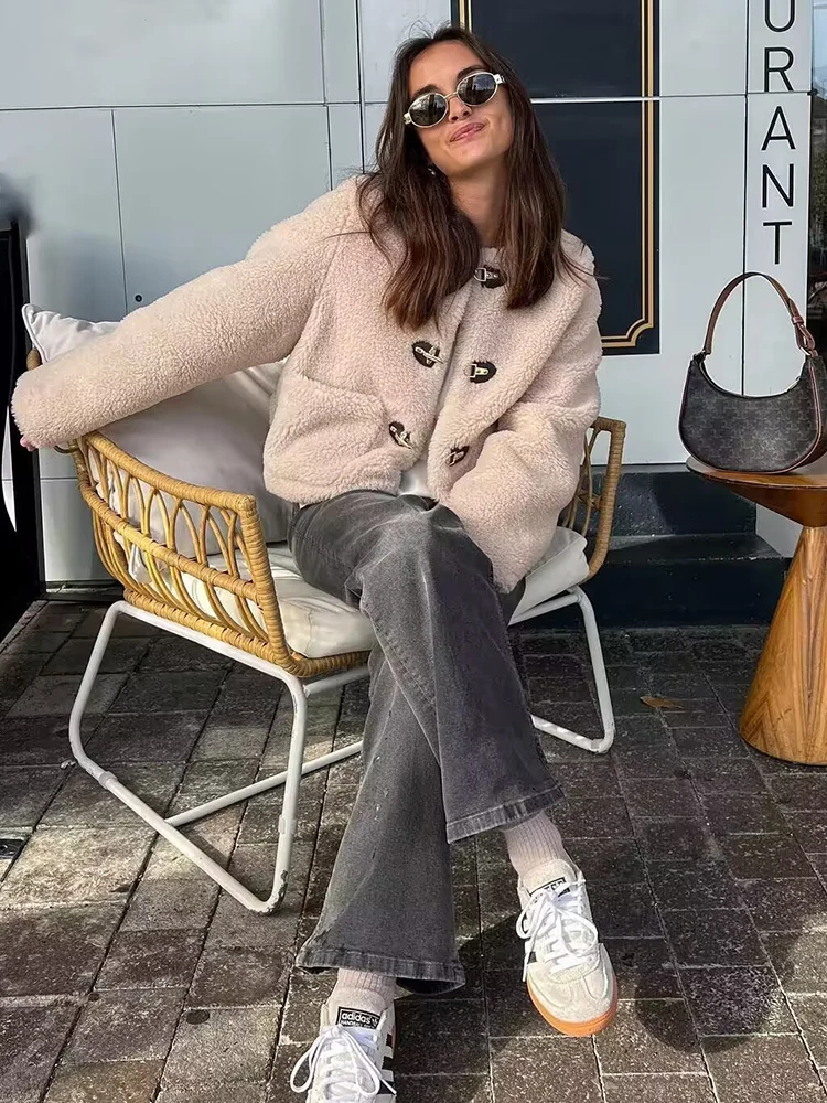 Fashion Women Thick Warm Faux Fur Jacket Women Long Sleeve Coat Front Pocket Casual Outerwear Chic Ladies Winter Short Coats