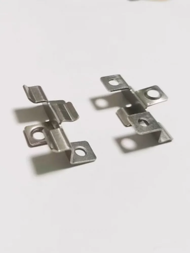 Clasp Clothes Hanger