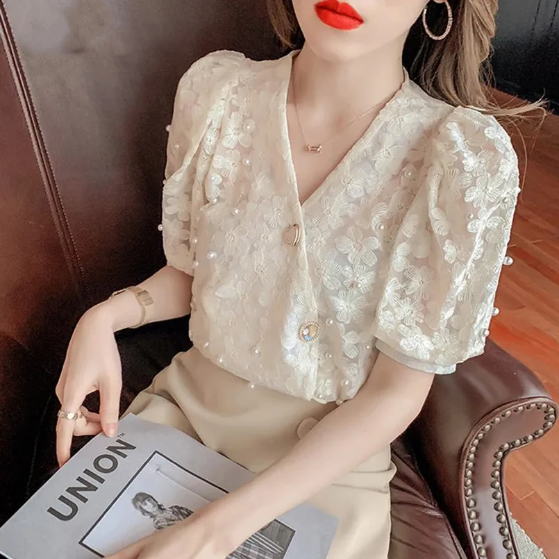 Spring and Summer V-neck Short Sleeved Chiffon Shirts for Women's New Fashionable and Age Reducing Lace Shirt Trend