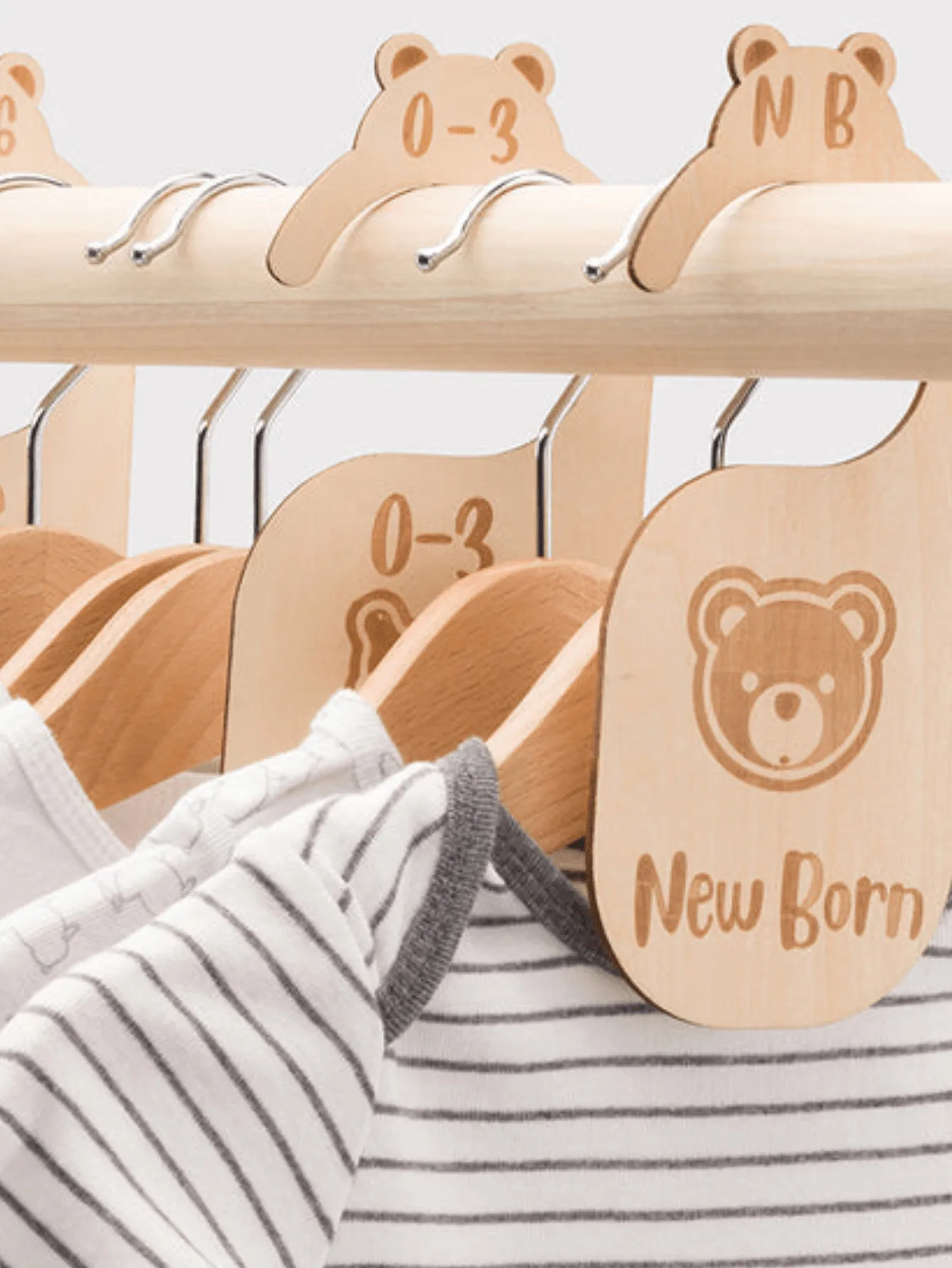 1 Set/7pcs Beautiful Wooden Baby Closet Dividers-Cute Bear Design For Newborn To 24 Months Size Clothes