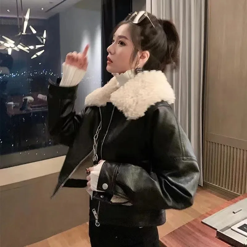 Women's Short 2023 Autumn/Winter Lamb Wool Collar Vintage Hong Kong Style Plush Leather Coat Motorcycle Thickened Jacket Women