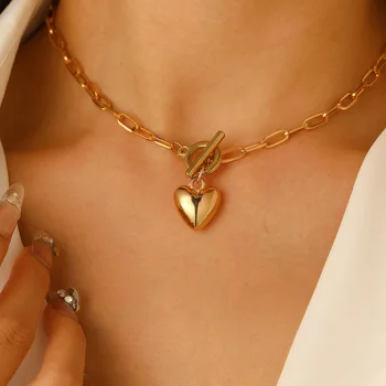 Fashion Gold Color Peach Heart Pendant Necklace For Women Jewelry 2025 Trending New Women's Sweet OT Buckle Heart Necklace GIFTS