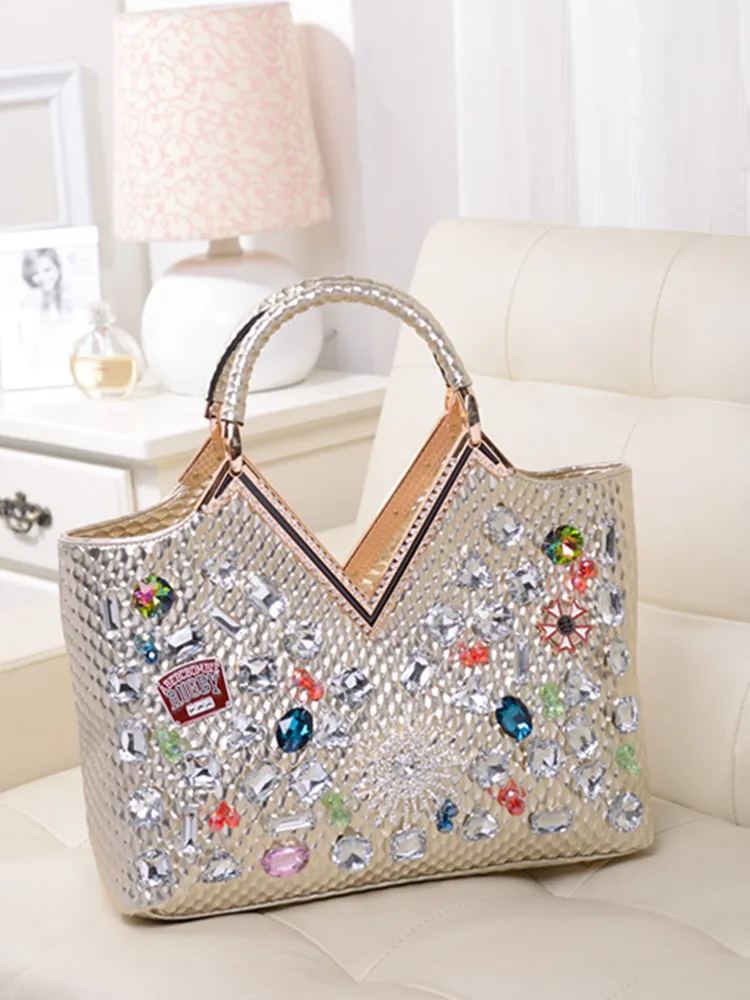 Luxury Fashion Genuine Leather Women's Handbags 2023 New V-Shaped Diamonds Lady Shoulder Messenger Bag Large Capacity Tote Bags